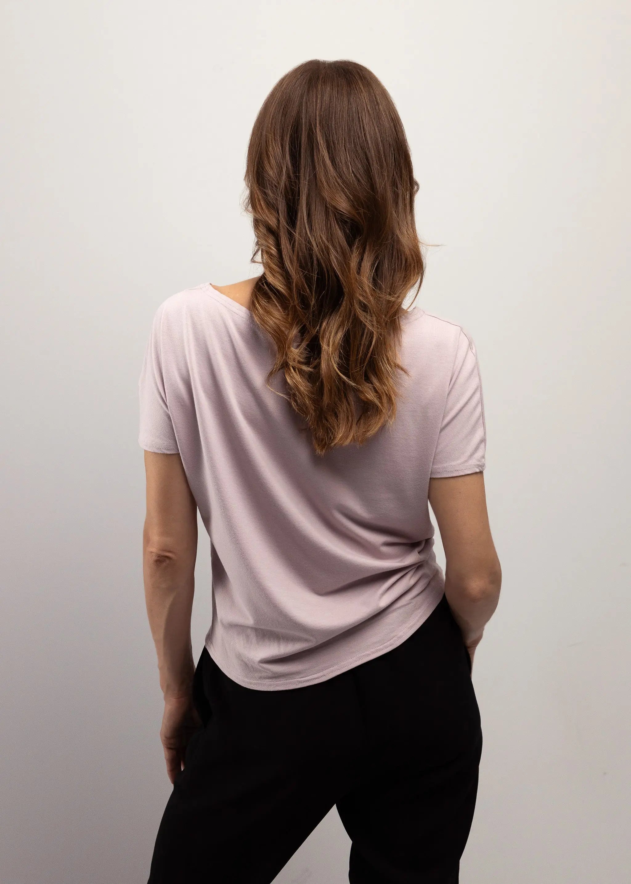 Chandail en bambou pour femme, coupe ample col large, éco-responsable fait au Québec, vêtement de détente, méditation et yoga