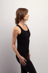 Camisole sport ultra confortable, fait au Québec, marque vêtement de yoga éco-responsable pour femme