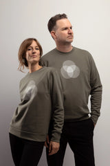 Crewneck unisexe coton bio fait au Canada, marque vêtements éco responsables, symbole de géométrie sacrée Trinité