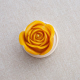GRANDE ROSE – Bougie en cire d’abeille jaune naturelle du Québec Maison Kunda