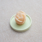 PETITE ROSE – Bougie parfumée en cire d’abeille blanche colorée naturellement Maison Kunda