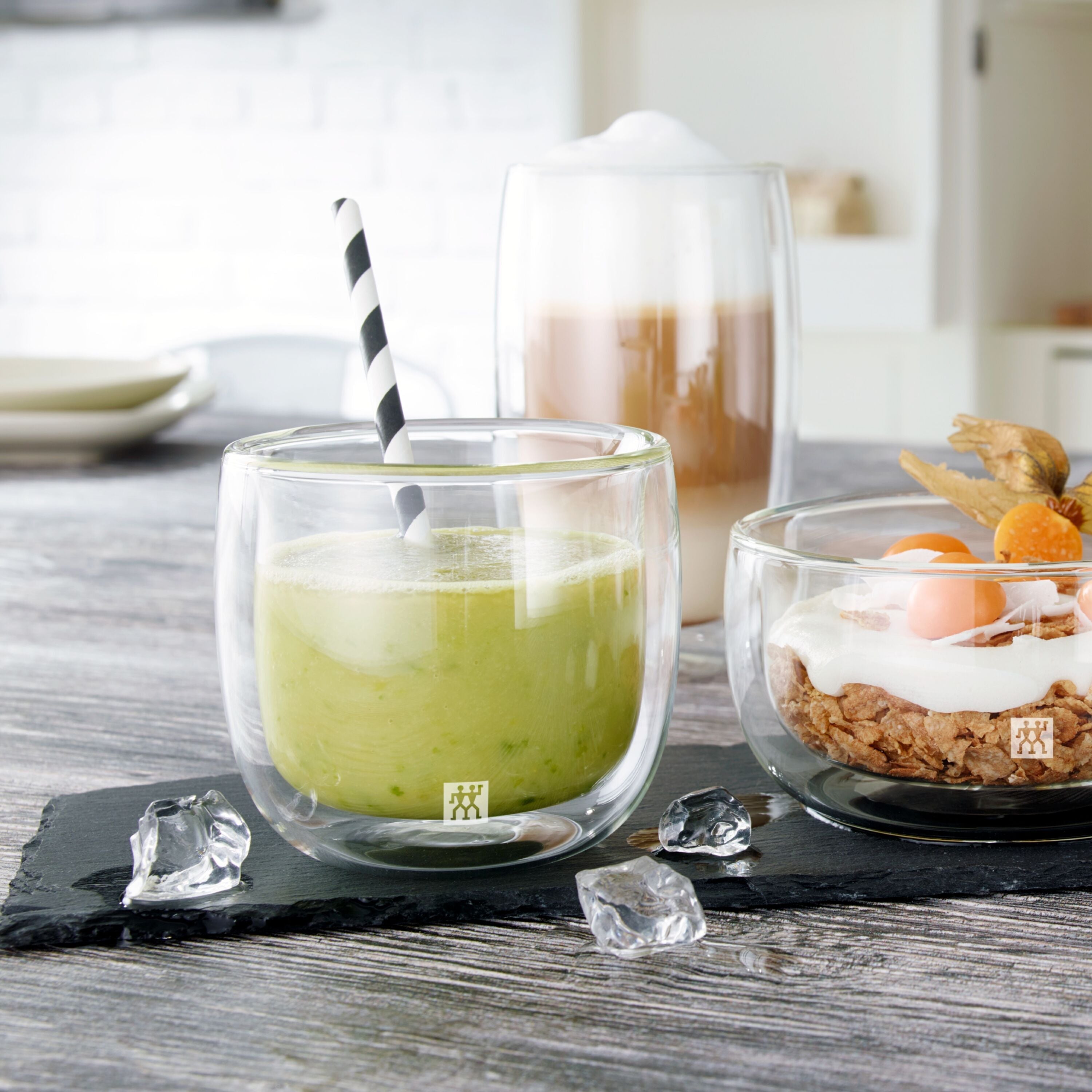 Tasse en verre à double paroi Zwilling avec matcha et paille écologique