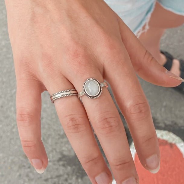 Bague en argent MOONSTONE avec pierre de lune