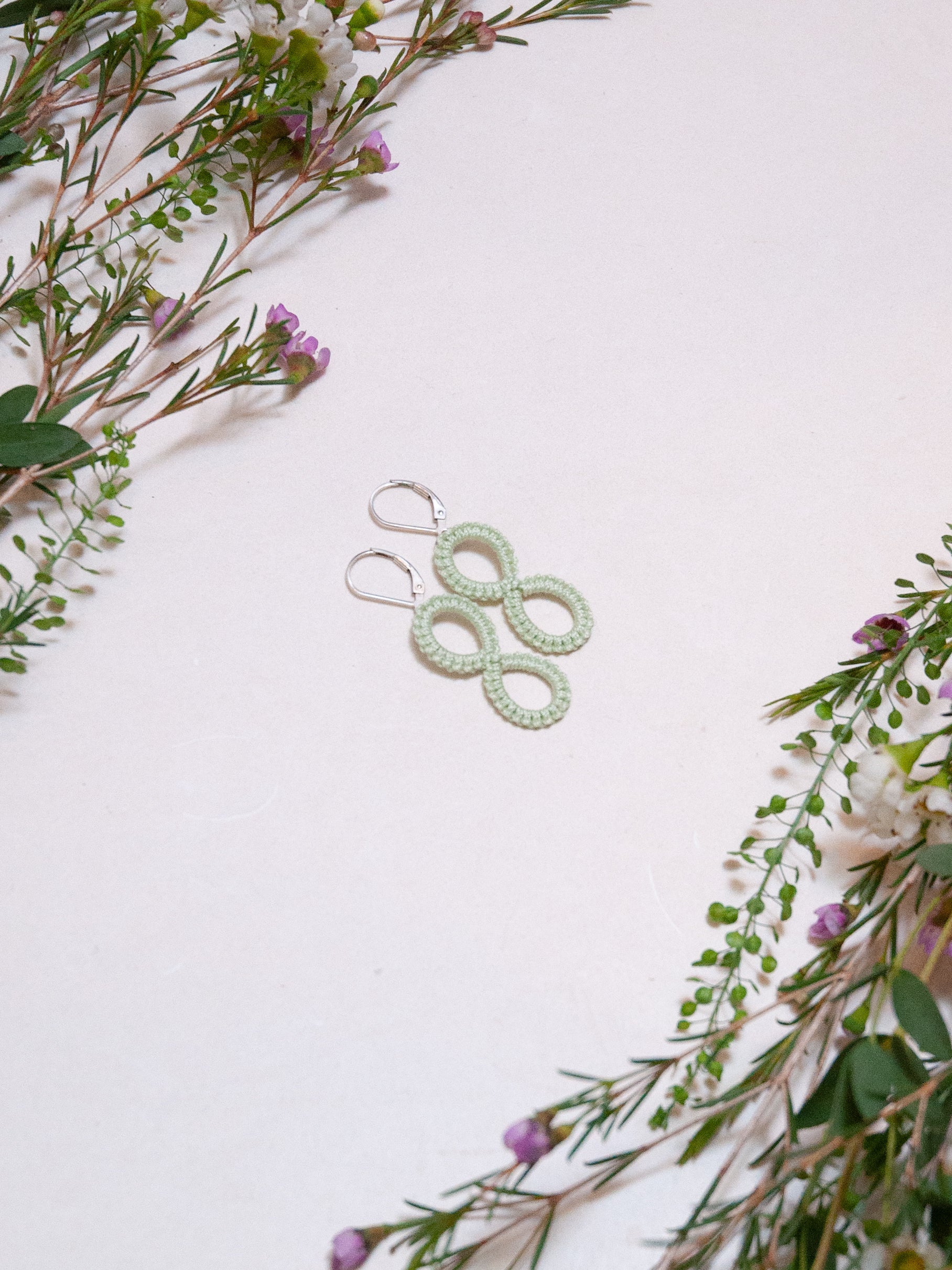 INFINI Boucles d'oreilles boho chic colorées