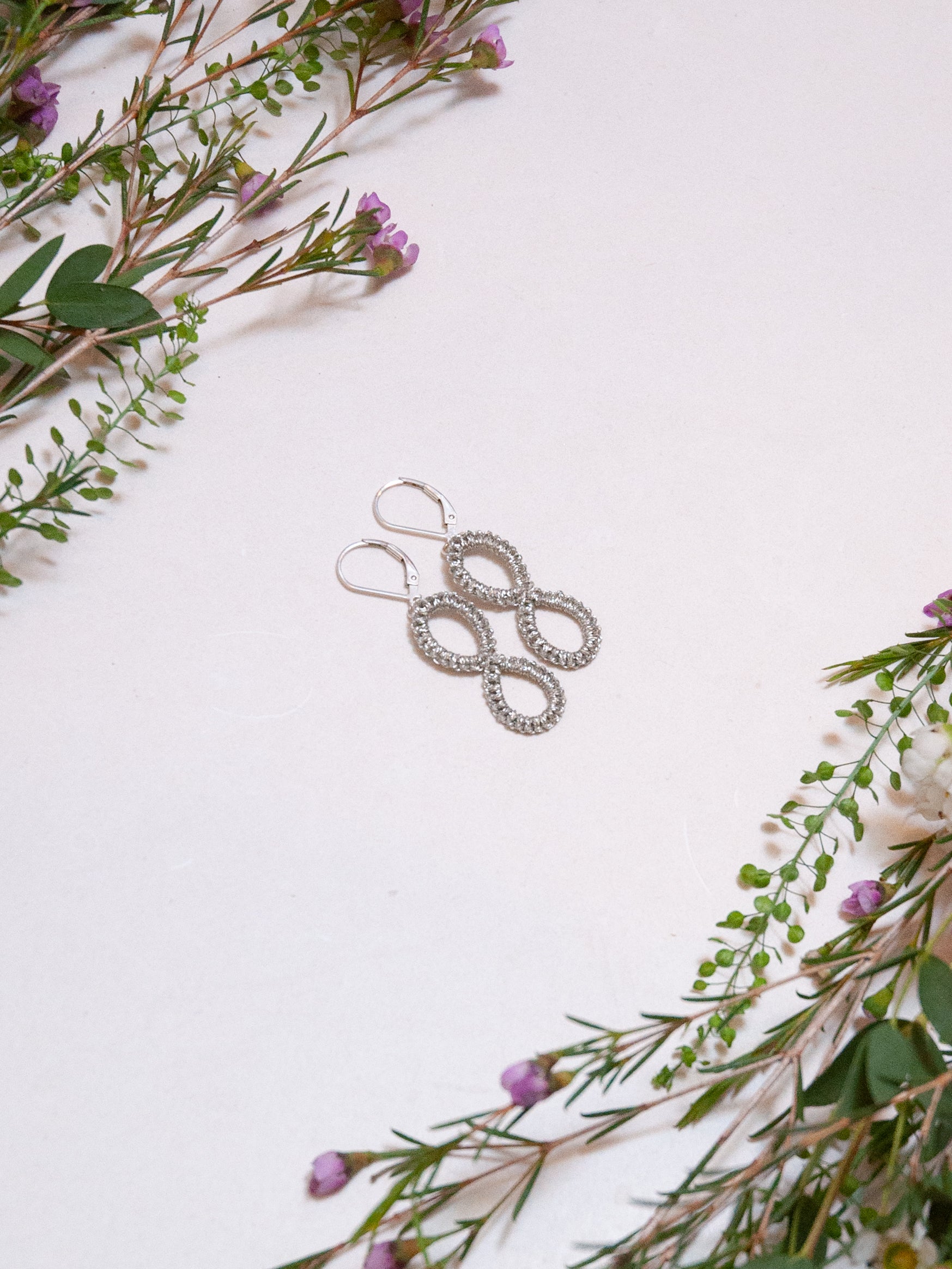 INFINI Boucles d'oreilles boho chic colorées