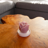 GRANDE ROSE – Bougie parfumée en cire d’abeille blanche colorée naturellement