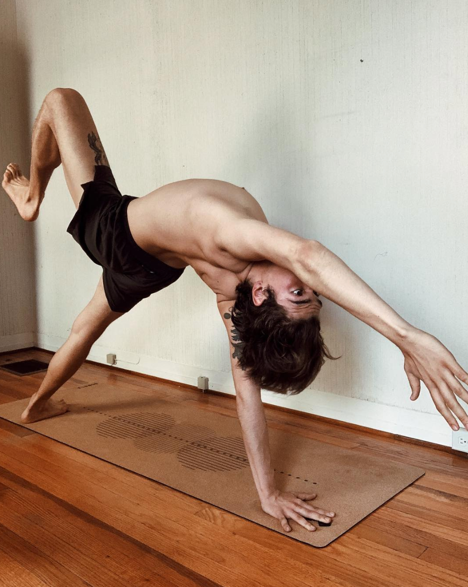 Tapis de yoga en liège Revolve