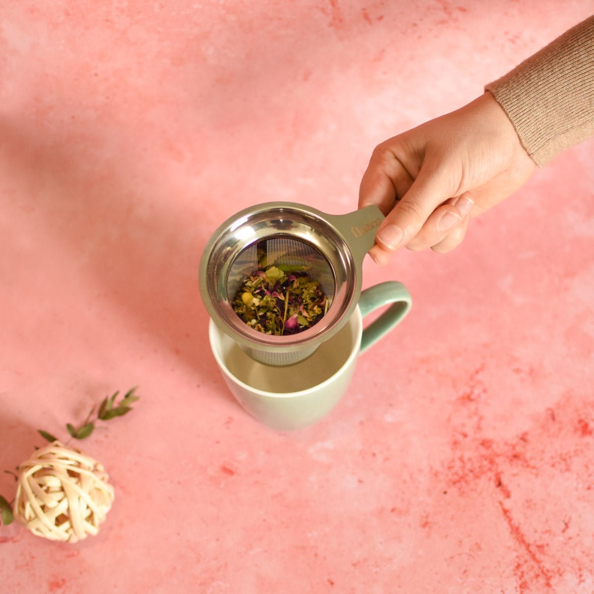 Infuseur à tisane en vrac Floèm, fond rose