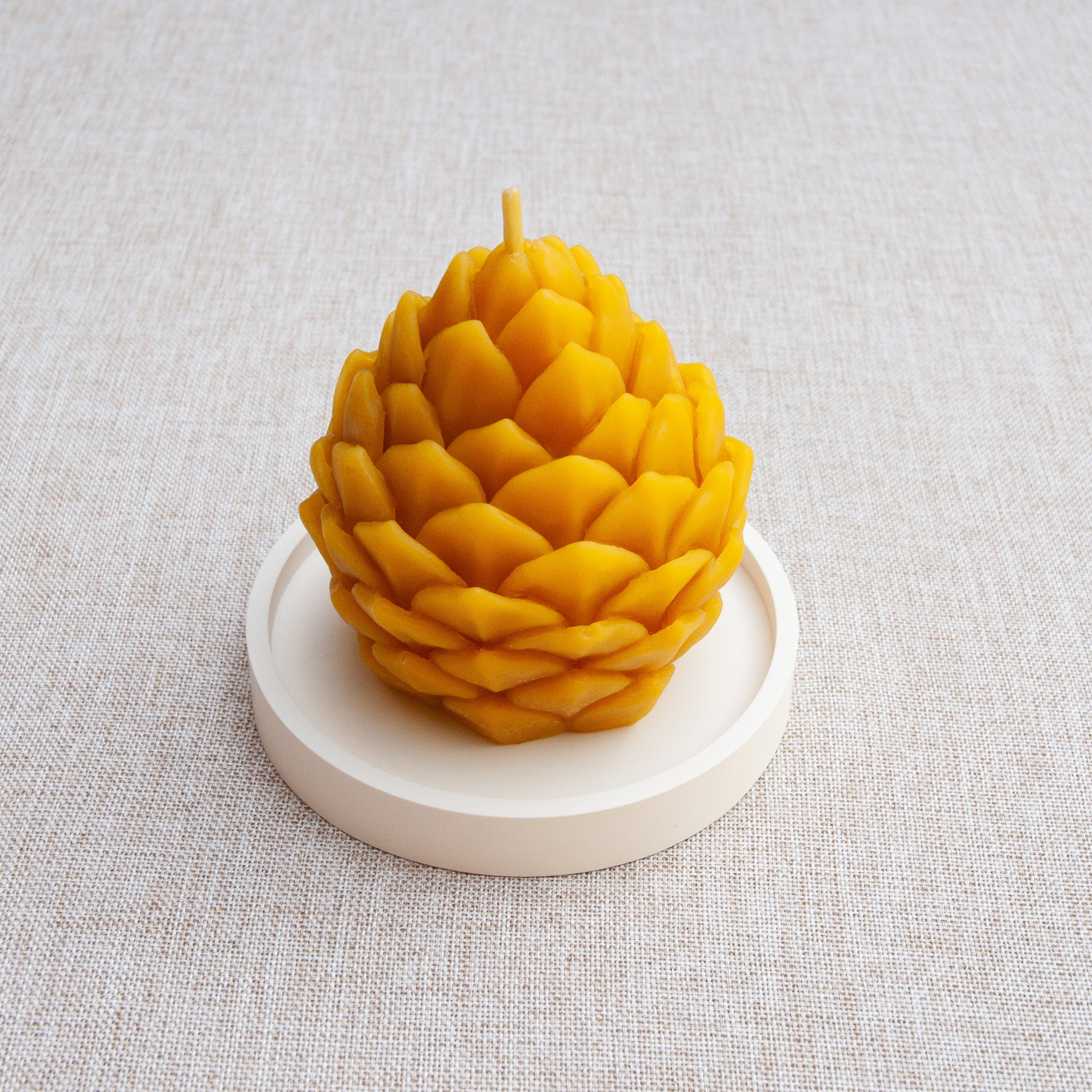 POMME DE PIN – Bougie en cire d’abeille jaune naturelle du Québec