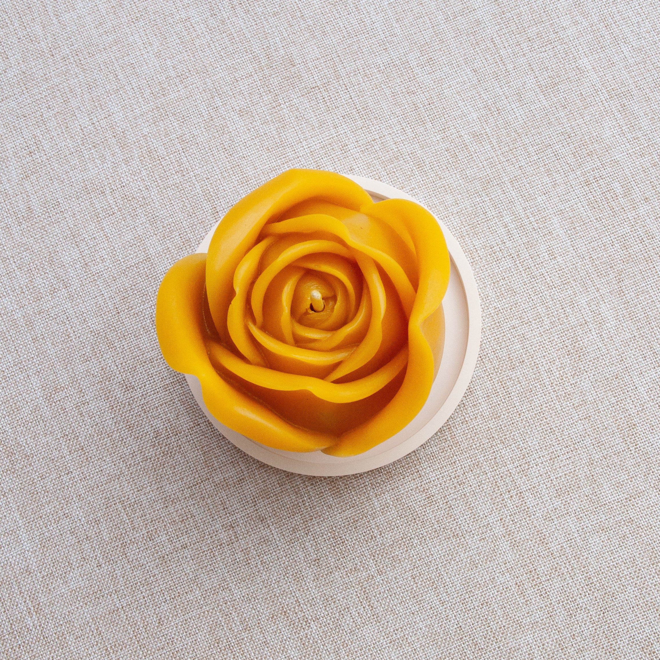 GRANDE ROSE – Bougie en cire d’abeille jaune naturelle du Québec