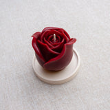 GRANDE ROSE – Bougie parfumée en cire d’abeille blanche colorée naturellement