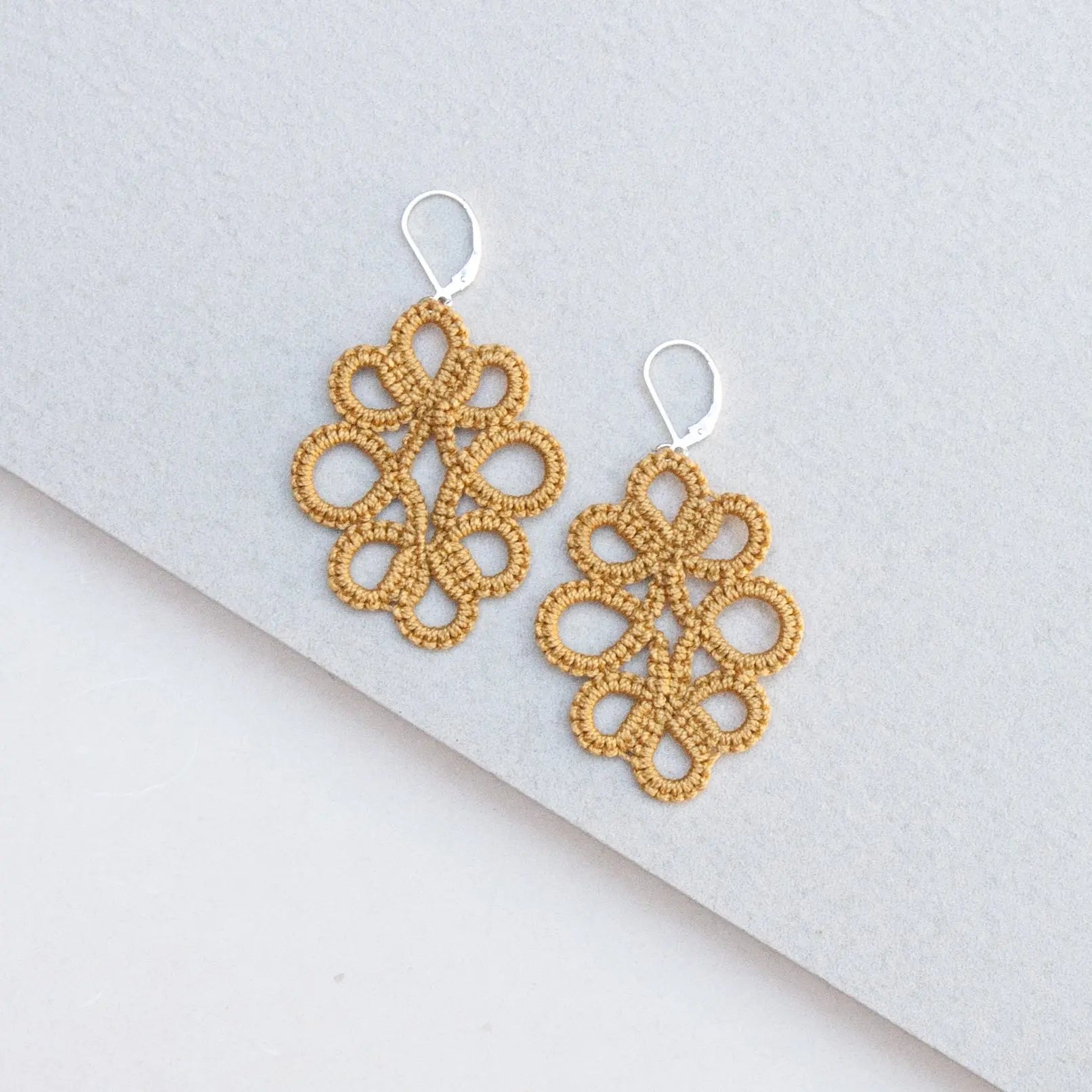 KOLAM Boucles d'oreilles boho chic colorées Maison Kunda