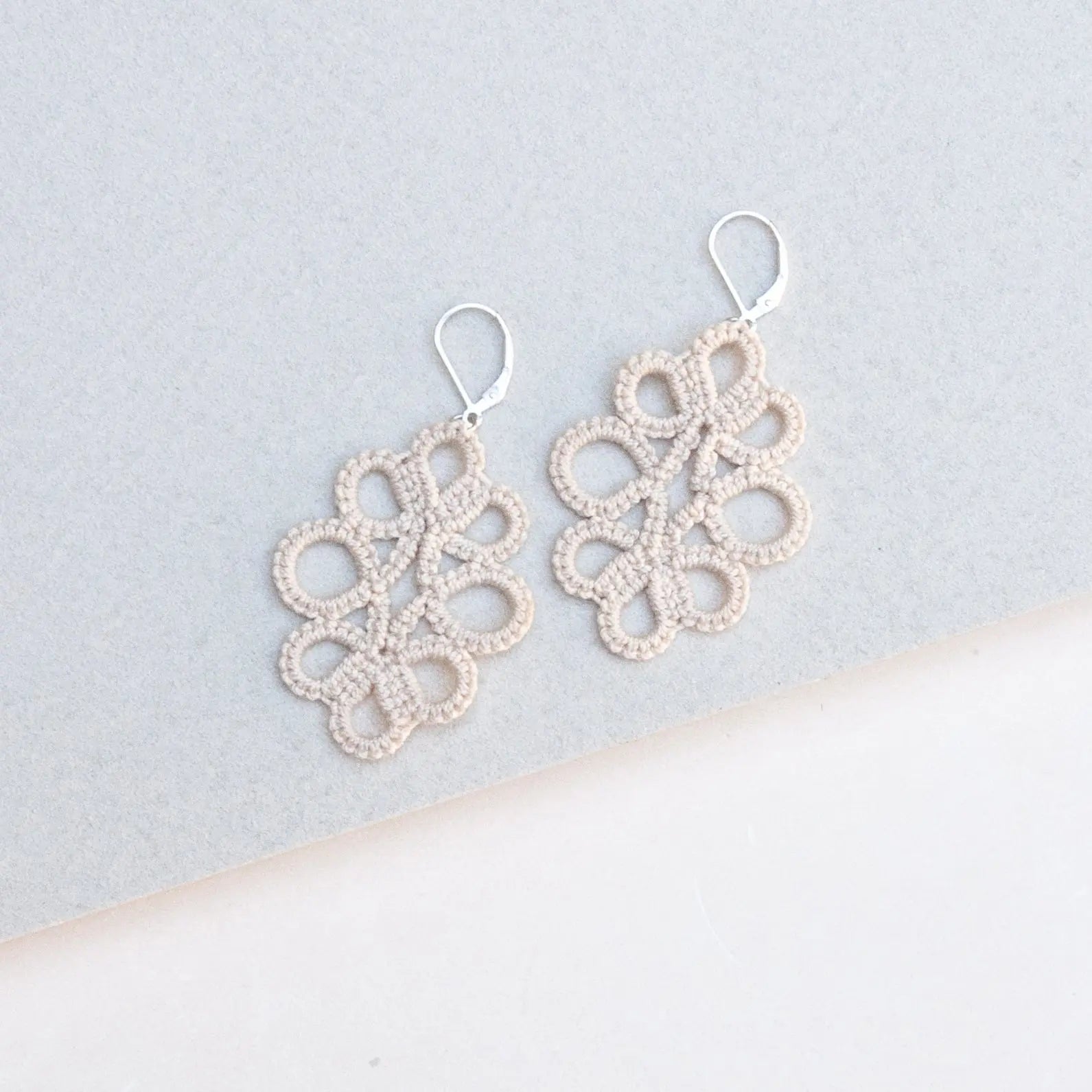 KOLAM Boucles d'oreilles boho chic colorées Maison Kunda