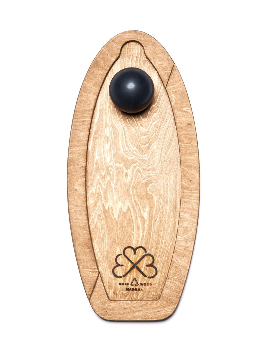 Planche d'équilibre SURF Model 360 MTL Balance Board, vue de dos avec logo et balle, fabrication artisanale au Canada