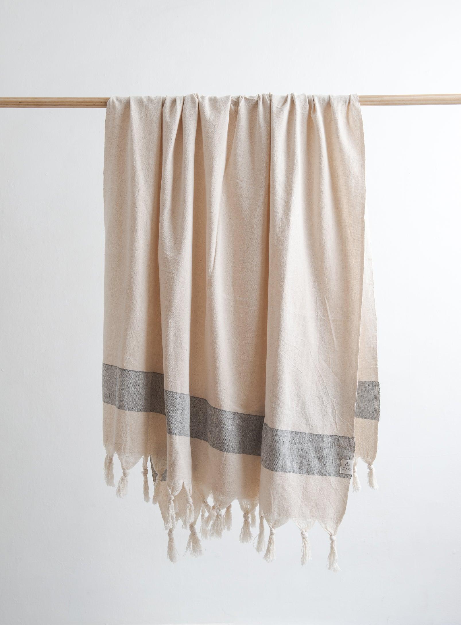 Serviette turque en coton peshtemal Naif Confetti Mill, vue principale, textile léger et absorbant, fait à la main